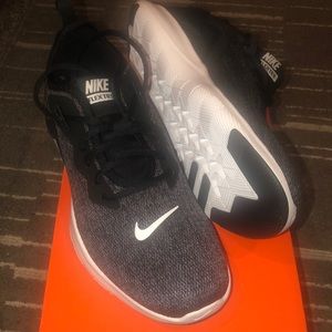 Nike women size 10 black sneakers